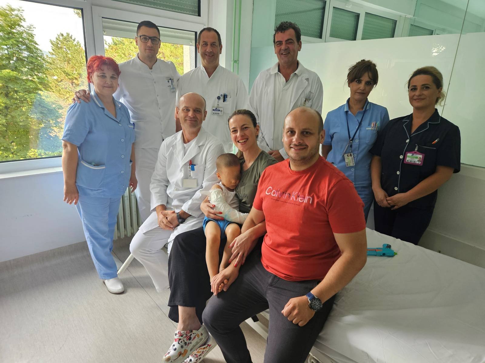 HITROM REAKCIJOM LJEKARA KCUS-a SPAŠENA RUKA DVOGODIŠNJEM DJEČAKU