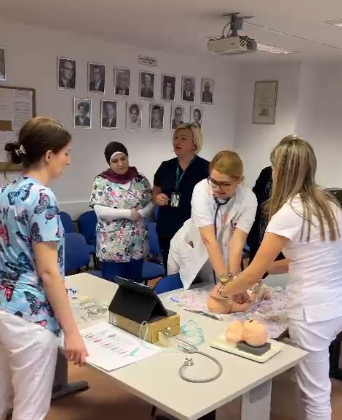 Dr. Adem Ćemerlić iz SAD održao predavanje na Pedijatrijskoj klinici KCUS-a